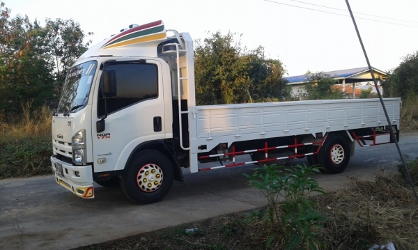 ISUZU NQR ยูโร 3 เครื่อง 175 แรง ยาว 5.5 เมตร รถห้างแท้ จดปี 53