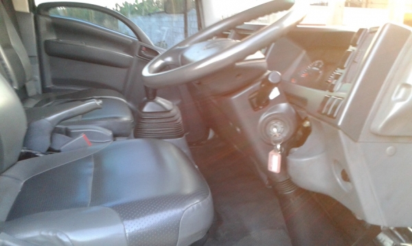 ISUZU NQR ยูโร 3 เครื่อง 175 แรง ยาว 5.5 เมตร รถห้างแท้ จดปี 53