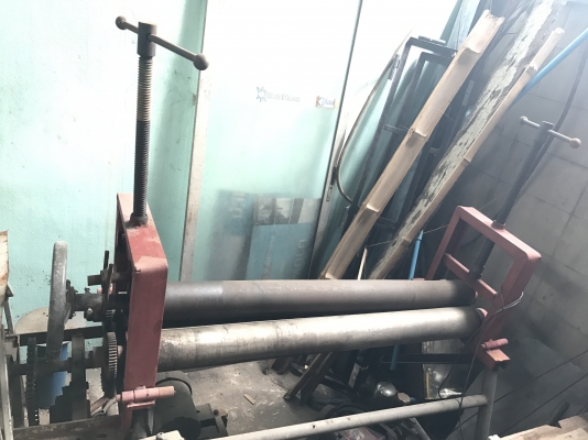 ขายเครื่องม้วน4ฟุตม้วนได้4-5มิลราคาเบาๆรับปีใหม่ครับสนใจ0892224259