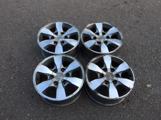 ขายล้อแม็กToyota Vigo ขอบ 16 ชุดละ 3,000 บาท ขายล้อแม็กToyota Vigo ขอบ 16 ชุดละ 3,000 บาท