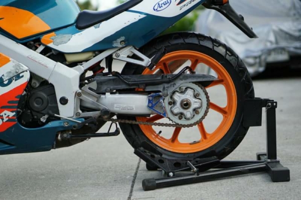 วุฒิ นนบุรี ขาย ฮอนด้า NSR150 SP เครื่องดีพร้อมใช้งานทะเบียนแท้ๆพร้อมโอนภาษีไม่ขาดต่อ