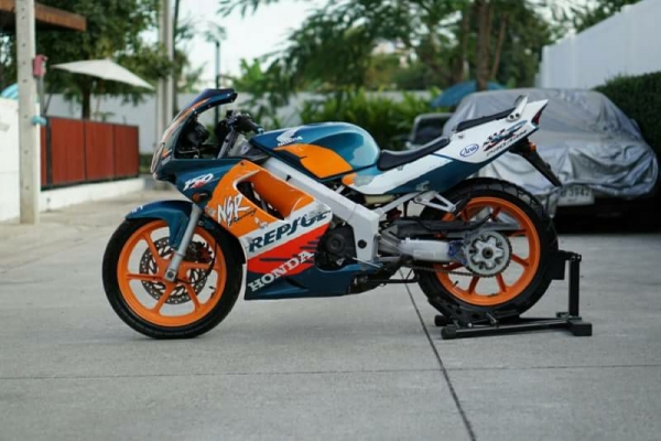 วุฒิ นนบุรี ขาย ฮอนด้า NSR150 SP เครื่องดีพร้อมใช้งานทะเบียนแท้ๆพร้อมโอนภาษีไม่ขาดต่อ