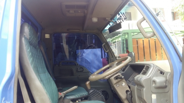 ขาย ISUZU NKR 66E เครื่อง 120 แรงหกล้อป้ายเล็กไม่ติดเวลา