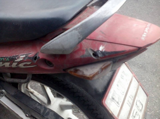 ขาย Honda Sonic 125 ปี 43 ล้อแม็กมีดุ้งนิดๆสองล้อ เครื่องติดขี้ได้ มีควันหน่อยๆ สภาพภายนอกไม่สวย (ตามรูป) บังโคลนหลังหัก-แตก ทะเบียนขาด 1 ปี (ขายตามสภาพ รถขับได้ เอาไปต่อพ่วงข้างได้ ) เล่มพร้อมชุดโอน ขาย Honda Sonic 125 ปี 43 ล้อแม็กมีดุ้งนิดๆสองล้อ เครื่องติดขี้ได้ มีควันหน่อยๆ สภาพภายนอกไม่สวย (ตามรูป) บังโคลนหลังหัก-แตก ทะเบียนขาด 1 ปี (ขายตามสภาพ รถขับได้ เอาไปต่อพ่วงข้างได้ ) เล่มพร้อมชุดโอน