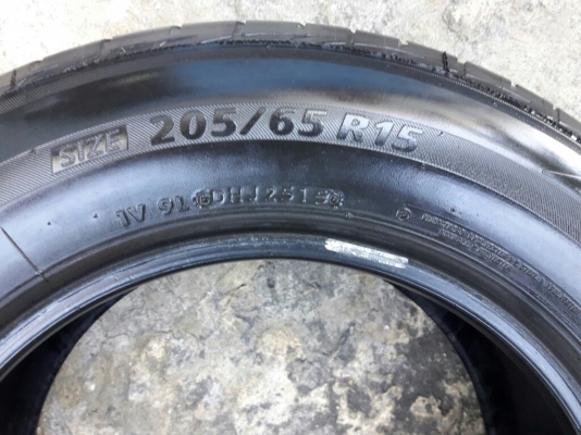 ยางBRIDGESTONE รุ่น Ecopia EP200. 205 65R15 สัปดาห์ที่25ปี2015 ลงพื้นปลายปี2015 สภาพสวยมากๆดอกเต็มๆ90\%คุ้มสุดๆไม่แพง