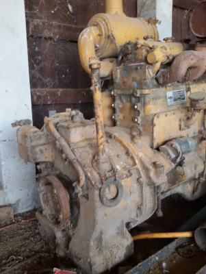 ขายเครื่องพร้อมเกียร์ ปั๊มไฮดรอลิค KOMATSU 4D120