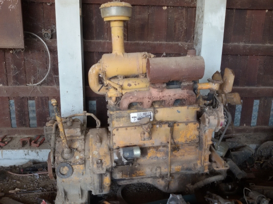 ขายเครื่องพร้อมเกียร์ ปั๊มไฮดรอลิค KOMATSU 4D120