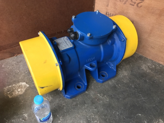 ขายมอเตอร์สั่น-เขย่า Visam made in Italy ขนาด 3HP. 380V ของใหม่ไม่เคยใช้งาน สวยมากครับ พร้อมใช้งาน ขายมอเตอร์สั่น-เขย่า Visam made in Italy ขนาด 3HP. 380V ของใหม่ไม่เคยใช้งาน สวยมากครับ พร้อมใช้งาน