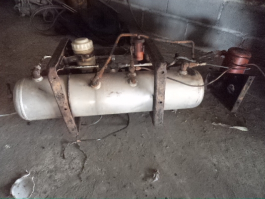 ขายชุดทั้งลมเบรกทิฟฟี สภาพดีพร้อมใช้ ขายชุดทั้งลมเบรกทิฟฟี สภาพดีพร้อมใช้