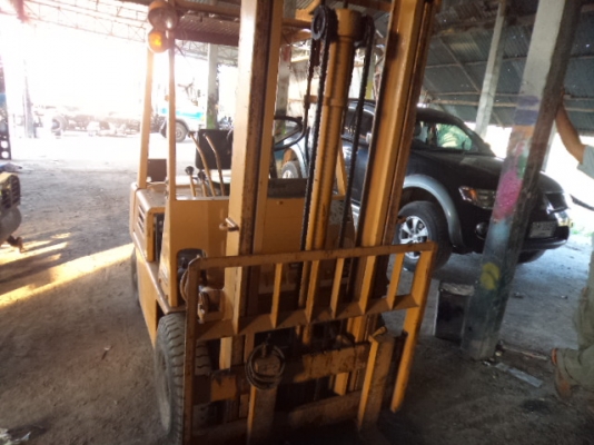 ขายรถฟอร์คลิฟต์ สภาพสวยๆ พร้อมใช้งานคับ