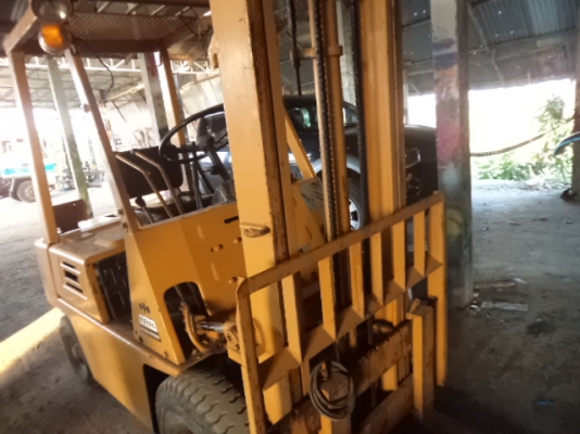 ขายรถฟอร์คลิฟต์ สภาพสวยๆ พร้อมใช้งานคับ