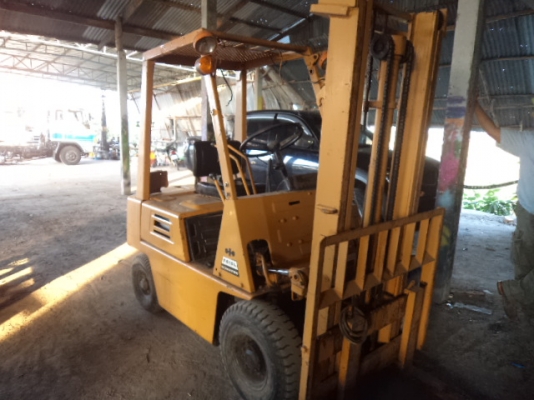ขายรถฟอร์คลิฟต์ สภาพสวยๆ พร้อมใช้งานคับ