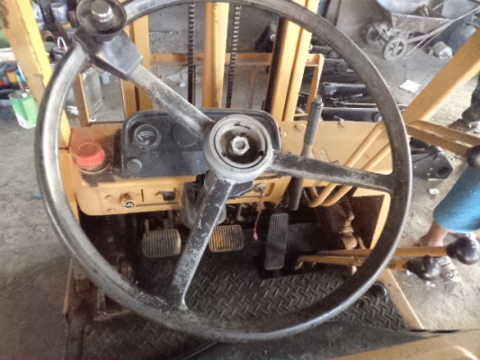 ขายรถฟอร์คลิฟต์ สภาพสวยๆ พร้อมใช้งานคับ