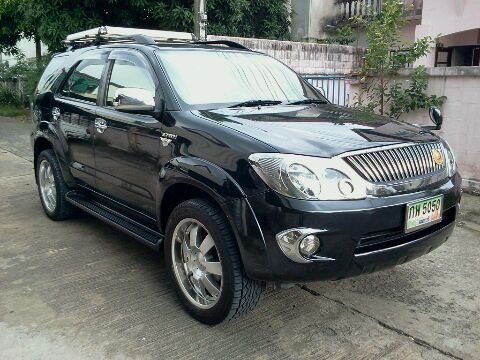 Toyota fortuner เบนซิน ขับ4 มือเดียว สวยเดิมๆ ใช้น้อย ขายเองครับ