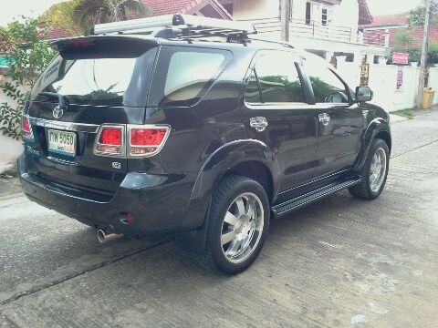 Toyota fortuner เบนซิน ขับ4 มือเดียว สวยเดิมๆ ใช้น้อย ขายเองครับ
