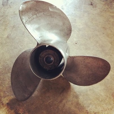 รับซ้อมใบพัดเรือครับ