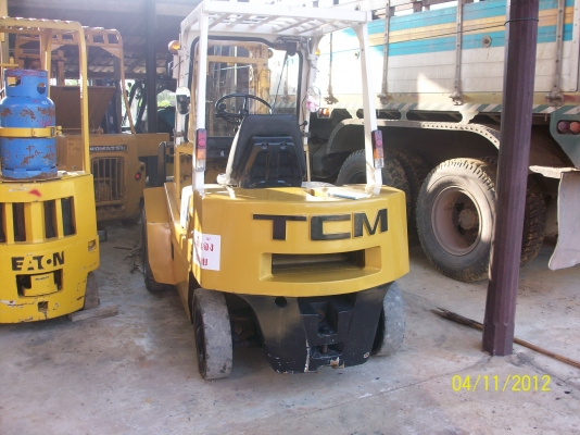 ขายโฟคลิฟ  TCM รุ่น FD 25 เก่าญี่ปุ่น ยกได้ 2.5 ตัน ติดต่อคุณจี๊ด 089-7949488