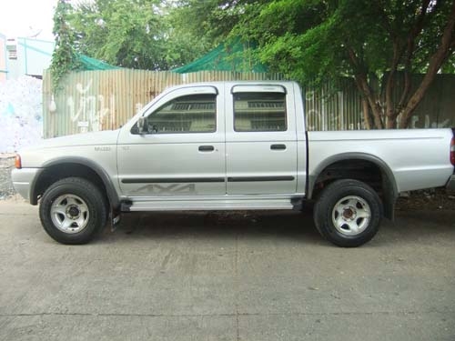FORD RANGER 2.5 XLT TURBO 4WD 4ประตู ตัวท๊อป แอร์แบคคู่ เอบีเอสน ปี 2001