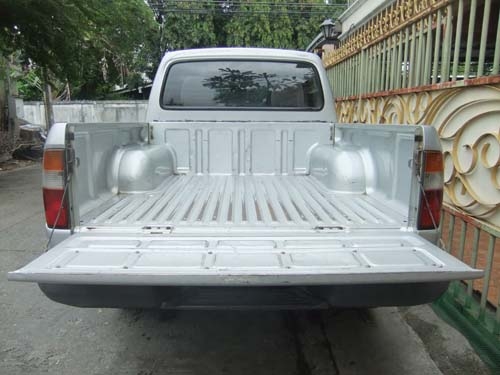 FORD RANGER 2.5 XLT TURBO 4WD 4ประตู ตัวท๊อป แอร์แบคคู่ เอบีเอสน ปี 2001 FORD RANGER 2.5 XLT TURBO 4WD 4ประตู ตัวท๊อป แอร์แบคคู่ เอบีเอสน ปี 2001