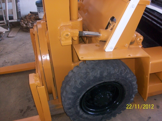ขายโฟคลิฟ KOMATSU รุ่น FD 20-10 เก่าญี่ปุ่น ยกได้2 ตัน ติดต่อคุณจี๊ด 089-7949488 ขายโฟคลิฟ KOMATSU รุ่น FD 20-10 เก่าญี่ปุ่น ยกได้2 ตัน ติดต่อคุณจี๊ด 089-7949488