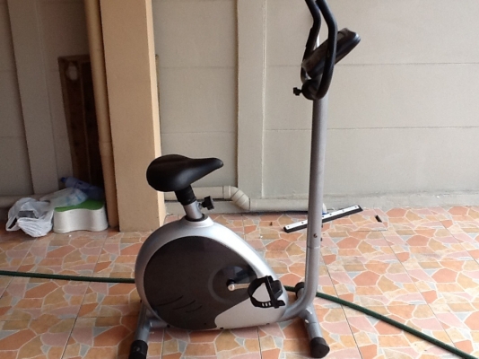 ขายเครื่องออกกำลังกายแบบปั่นสภาพใหม่