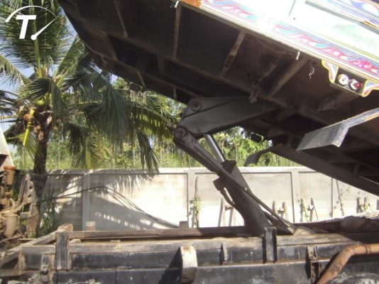 รถบรรทุกสิบล้อดั๊ม สภาพดี พร้อมใช้งาน  1989 ISUZU, รถบรรทุก 10 ล้อ  สีฟ้า เกียร์ธรรมดา ทะเบียน ระยอง ตัวรถ 210 แต่เปลี่ยนเครื่องเปน 240 รถไม่มีแอนะคับ