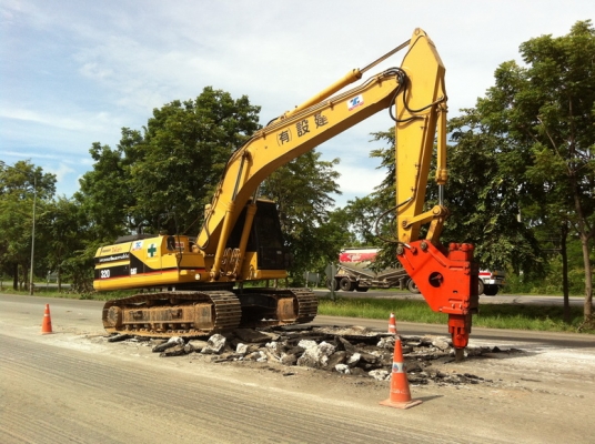 ให้เช่ารถแบคโฮขนาด PC60 PC120 PC200 เชิญชมวิดีโอการทำงาน