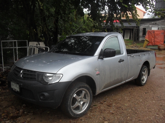 รถ MITSUBISHI TRITRON