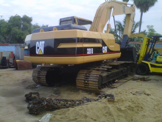 ขายรถแมคโครCAT320 สภาพพร้อมใช้ โซ่ใหม่ ไฟฟ้าครบ สนใจติดต่อ บอย 085-156-2314