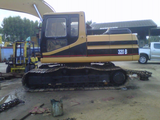 ขายรถแมคโครCAT320 สภาพพร้อมใช้ โซ่ใหม่ ไฟฟ้าครบ สนใจติดต่อ บอย 085-156-2314