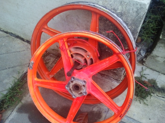 ขายล้อแ๊ม๊กkr 5ก้านและhonda 3ก้าน ขายล้อแ๊ม๊กkr 5ก้านและhonda 3ก้าน