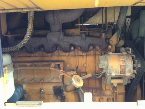 รถตักล้อยาง  WA100-1 ซีเรียล 3xxxx ขึ้นไป แบบกึ่งตู้  โทร.081-373-0559