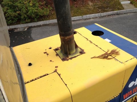 รถตักล้อยาง  WA100-1 ซีเรียล 3xxxx ขึ้นไป แบบกึ่งตู้  โทร.081-373-0559