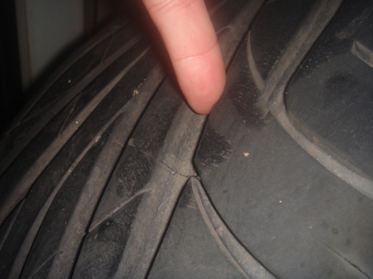 ขายยางเบอร์ 225 / 55 R 17 ขายยางเบอร์ 225 / 55 R 17