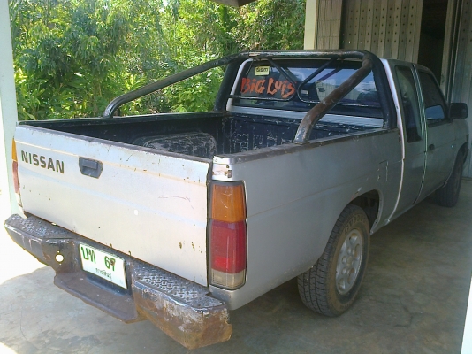 NISSAN BIGM KINGCAB - BDi 2.5 MT ปี 38 เครื่องแห้งดี ภายในเก๋งสวยครบ แอร์เย็น ล้อแม็ก ช่วงล่างคัชซีสวยไม่มีผุ กระบะมีผุเล็กน้อย ยางสภาพดี 70\% พร้อมใช้งาน เอกสารเล่มทะเบียนครบพร้อมโอนครับ