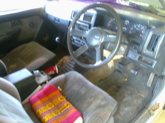 NISSAN BIGM KINGCAB - BDi 2.5 MT ปี 38 เครื่องแห้งดี ภายในเก๋งสวยครบ แอร์เย็น ล้อแม็ก ช่วงล่างคัชซีสวยไม่มีผุ กระบะมีผุเล็กน้อย ยางสภาพดี 70\% พร้อมใช้งาน เอกสารเล่มทะเบียนครบพร้อมโอนครับ