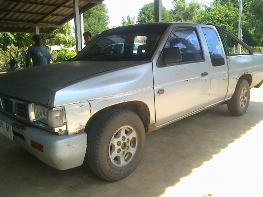 NISSAN BIGM KINGCAB - BDi 2.5 MT ปี 38 เครื่องแห้งดี ภายในเก๋งสวยครบ แอร์เย็น ล้อแม็ก ช่วงล่างคัชซีสวยไม่มีผุ กระบะมีผุเล็กน้อย ยางสภาพดี 70\% พร้อมใช้งาน เอกสารเล่มทะเบียนครบพร้อมโอนครับ