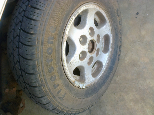 NISSAN BIGM KINGCAB - BDi 2.5 MT ปี 38 เครื่องแห้งดี ภายในเก๋งสวยครบ แอร์เย็น ล้อแม็ก ช่วงล่างคัชซีสวยไม่มีผุ กระบะมีผุเล็กน้อย ยางสภาพดี 70\% พร้อมใช้งาน เอกสารเล่มทะเบียนครบพร้อมโอนครับ