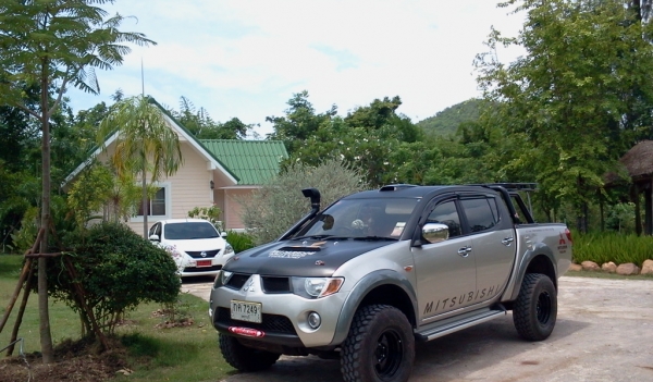 ขายไททันแต่งยกสูงแบบสวยๆๆ ขายไททันแต่งยกสูงแบบสวยๆๆ