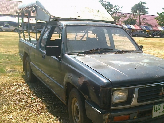MITSUBISHI CYCLONE L200 AEROBODY 2.5 CAB MT กระบะมีหลังคาเหล็กครบ เครื่องแรงดี ภายในเก๋งครบ ช่วงล่างคัชซีสวยมากไม่มีผุ กระบะไม่ผุ ยางสภาพดี 4 เส้น 60\% พร้อมใช้งานครับ เอกสารเล่มทะเบียนครบพร้อมโอน