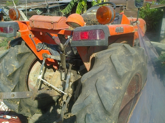 KUBOTA L3408 - 4WD 34 แรง 2 เพลา อุปกรณ์มีให้ครบพร้อมใช้งานได้เลย มีโรตารี่ มีใบดันหน้า และผานพรวนดิน 5 เครื่องแห้งแรงดีไม่มีเยิ้ม ระบบไฮดรอลิกส์ใช้งานได้ดีทุกอย่างไม่มีปัญหา ช่วงล่างดี เอกสารเล่มทะเบียนครบพร้อมโอนครับ