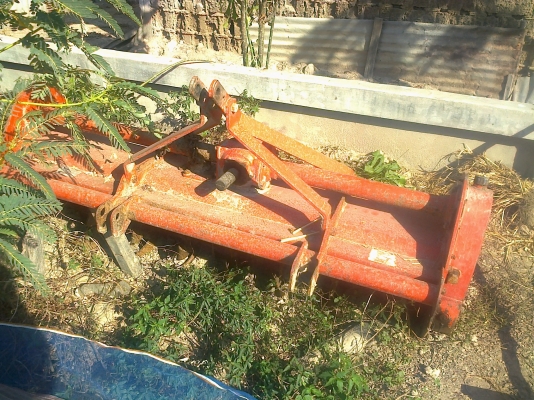 KUBOTA L3408 - 4WD 34 แรง 2 เพลา อุปกรณ์มีให้ครบพร้อมใช้งานได้เลย มีโรตารี่ มีใบดันหน้า และผานพรวนดิน 5 เครื่องแห้งแรงดีไม่มีเยิ้ม ระบบไฮดรอลิกส์ใช้งานได้ดีทุกอย่างไม่มีปัญหา ช่วงล่างดี เอกสารเล่มทะเบียนครบพร้อมโอนครับ