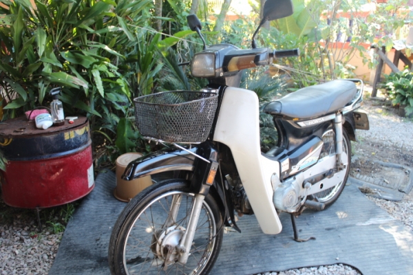 ดรีมคุรุสภาสตาร์ทมือทะเบียนโอนเดิมๆภาษีพึ่งขาด1ปีขายถูกๆ12800บาท