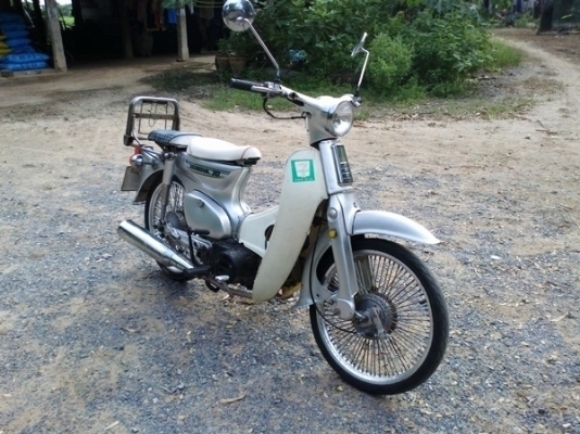 อ๊อด Classic Bike//ลดกระหน่ำ C70เครื่องWave100 สีสวยๆ 11,500 บาท ด่วน