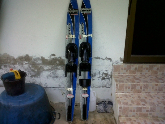 แผ่นสกี