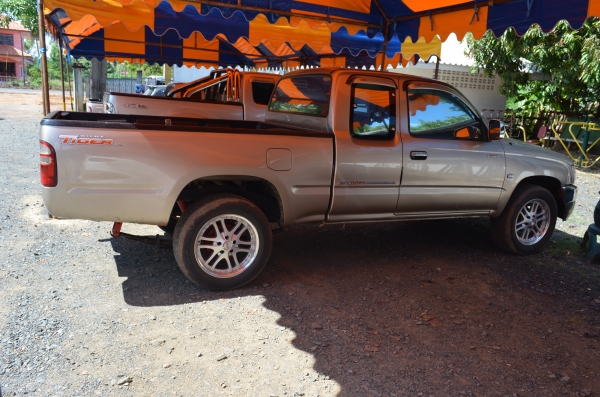 เครื่องยนต์ 1jz  เกียร์ออโต้  ซีดี แม็ก 17  ติดแก้สแล้วใต้ท้องประหยัด ไมล์ดิจิตอล มีรถเทิร์นได้ มีรถรุ่นนี้เปลี่ยนกันเลยได้