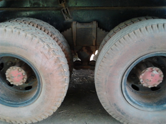 ISUZU ROCKY FXZ 240 HP 6SD1 สิบล้อดั๊มพ์ 2 เพลา รุ่นหัวขาว กระบะดั๊มพ์ฝาข้างมิเนียม 12 ตัน เครื่องใหม่แรงดีมาก หัวบางเดิม แอร์เย็น พวงมาลัยเพาเวอร์ เบรคทริ๊ปฟี้ ช่วงล่างคัชซีไม่แตกไม่บวม ยางสภาพดีพร้อมใช้งานได้เลย เอกสารทะเบียนภาษีครบพร้อมโอนครับ