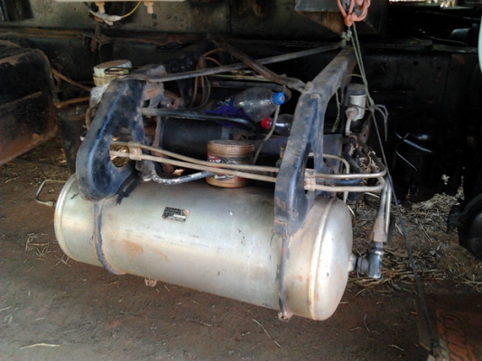 ISUZU ROCKY FXZ 240 HP 6SD1 สิบล้อดั๊มพ์ 2 เพลา รุ่นหัวขาว กระบะดั๊มพ์ฝาข้างมิเนียม 12 ตัน เครื่องใหม่แรงดีมาก หัวบางเดิม แอร์เย็น พวงมาลัยเพาเวอร์ เบรคทริ๊ปฟี้ ช่วงล่างคัชซีไม่แตกไม่บวม ยางสภาพดีพร้อมใช้งานได้เลย เอกสารทะเบียนภาษีครบพร้อมโอนครับ