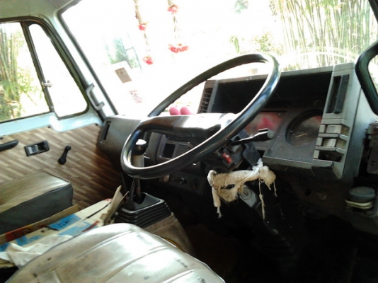 ISUZU ROCKY FXZ 240 HP 6SD1 สิบล้อดั๊มพ์ 2 เพลา รุ่นหัวขาว กระบะดั๊มพ์ฝาข้างมิเนียม 12 ตัน เครื่องใหม่แรงดีมาก หัวบางเดิม แอร์เย็น พวงมาลัยเพาเวอร์ เบรคทริ๊ปฟี้ ช่วงล่างคัชซีไม่แตกไม่บวม ยางสภาพดีพร้อมใช้งานได้เลย เอกสารทะเบียนภาษีครบพร้อมโอนครับ