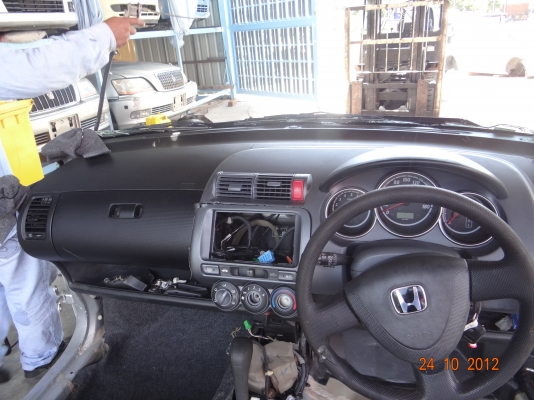 ขายหัวรถตัดพร้อมเครื่องยนต์ HONDA JAZZ  พร้อม เครื่องยนต์ L13A  !!!เกียร์ออโต  พาร์ทแท้นำเข้าจากญี่ปุ่น!!!!